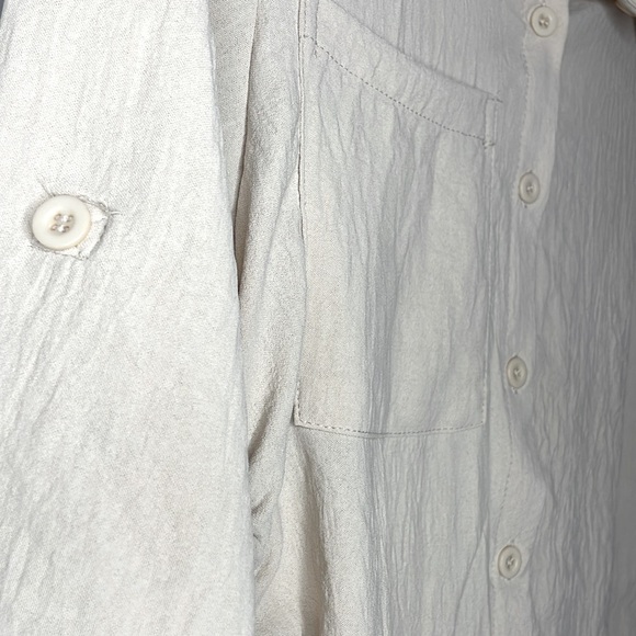 B BRAND CREAMY BEIGE 3/4 SLEEVE SIDE SCRUNCH COLLARED SHIRT, M - Picture 8 of 8